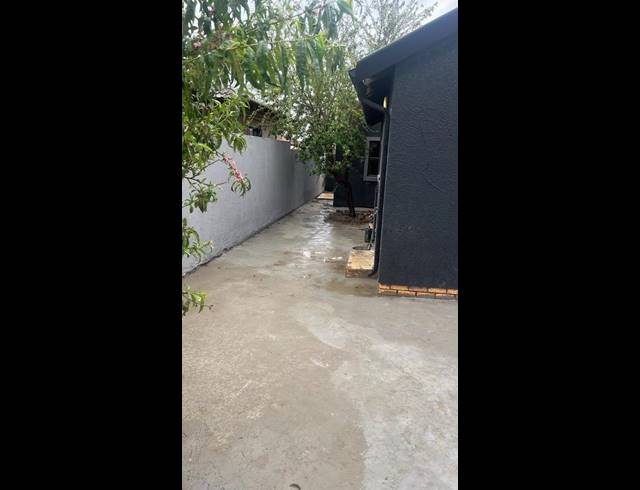 2 BEDROOM HOUSE FOR SALE IN BRAM FISCHERVILLE